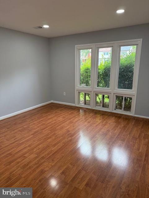 1305 Wexford Ct in Herndon, VA - Foto de edificio - Building Photo