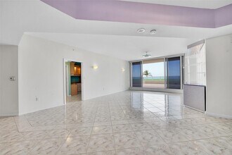 6001 N Ocean Dr, Unit 306 in Hollywood, FL - Building Photo - Building Photo