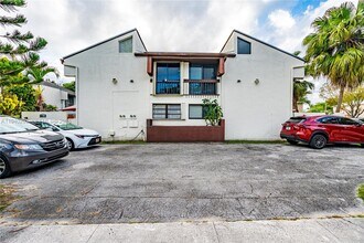 15804 SW 91st Ct in Palmetto Bay, FL - Building Photo - Building Photo