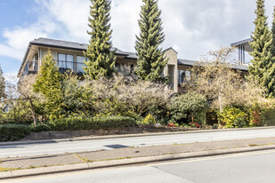 2545 Lonsdale Av Apartments