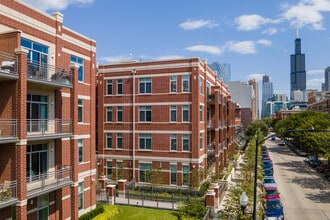 Monroe Aberdeen Place in Chicago, IL - Building Photo - Building Photo