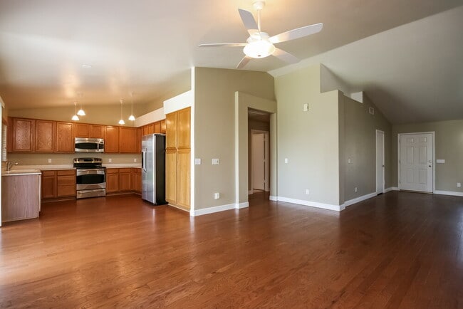 7205 W Los Gatos Dr in Glendale, AZ - Foto de edificio - Building Photo