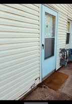 587 Darlington Ave in Staten Island, NY - Building Photo