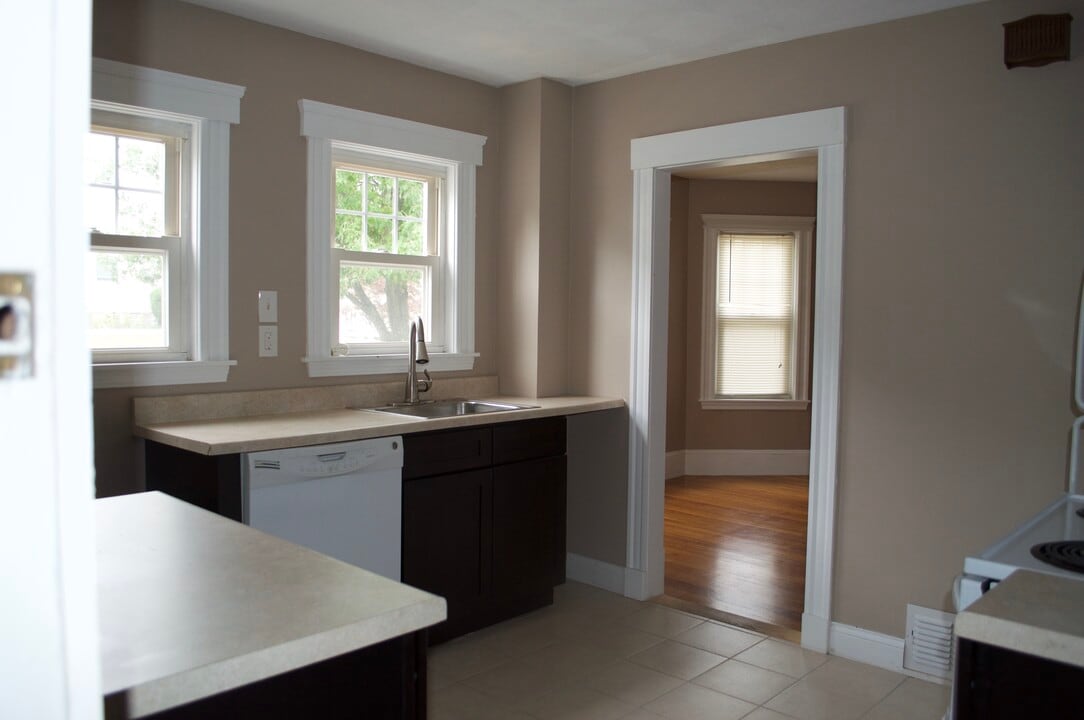 220 Hancock St, Unit 1 in Stoneham, MA - Building Photo