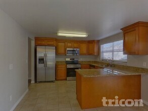 6801 Wayside Ct in Tampa, FL - Foto de edificio - Building Photo