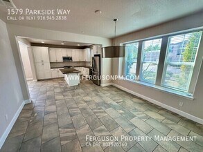 1579 Parkside Way in Roseville, CA - Building Photo - Building Photo