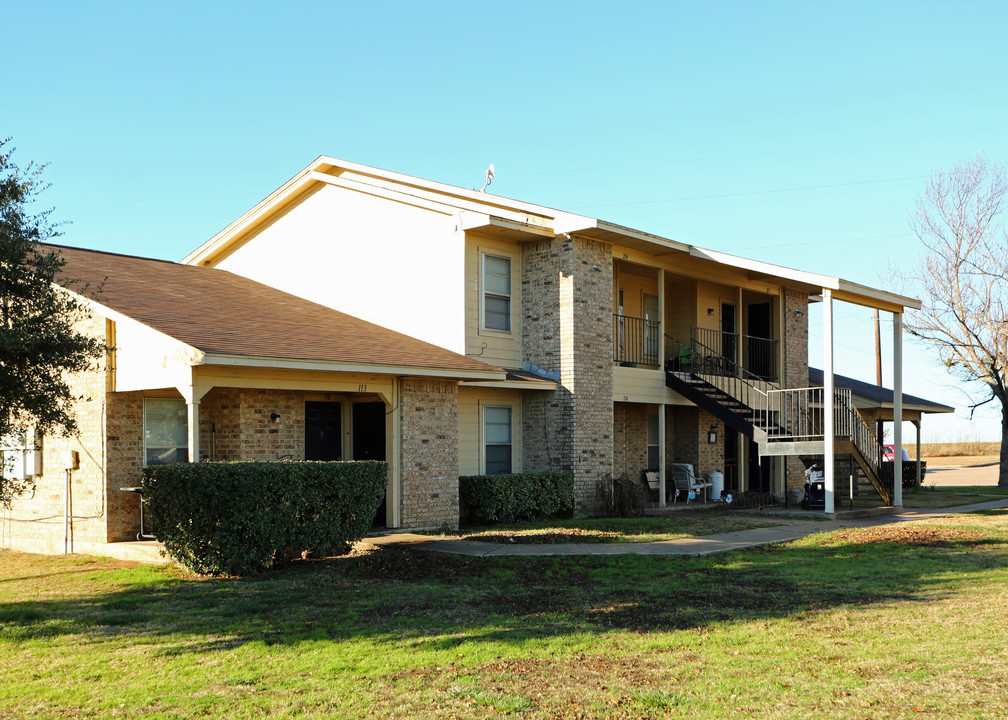 Westview Apartments in Grandview, TX - Building Photo