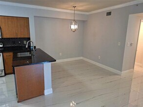 6492 Emerald Dunes Dr in West Palm Beach, FL - Building Photo - Building Photo