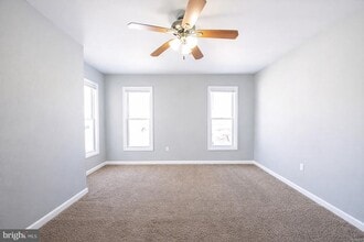 48 E Scott St in Riverside, NJ - Building Photo - Building Photo