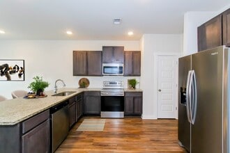 516 The Heights Ln in Calera, AL - Building Photo - Building Photo