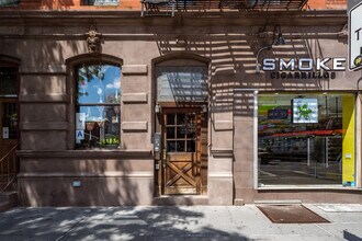 61 Grove St in New York, NY - Building Photo - Building Photo