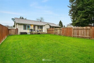 646 Elizabeth St in Monroe, WA - Building Photo - Building Photo