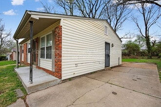 10216 Royal Dr in St. Louis, MO - Building Photo - Building Photo