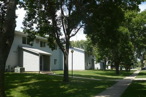 Ashland Apartments in Watertown, SD - Building Photo