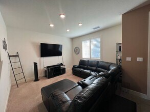 7047 Woodward Rd in Sparks, NV - Building Photo - Building Photo