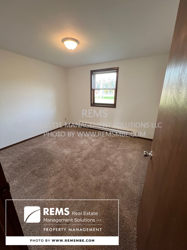 155 W Adams St in Wisconsin Dells, WI - Building Photo - Building Photo