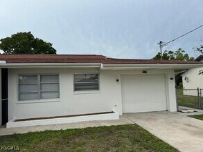 3632 Country Club Blvd in Cape Coral, FL - Building Photo - Building Photo