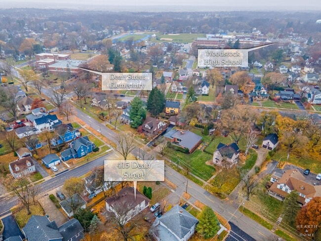 415 Dean St in Woodstock, IL - Building Photo - Building Photo