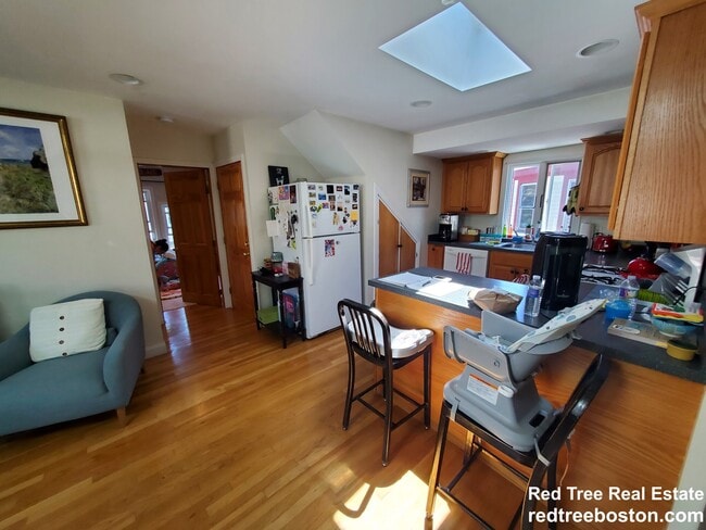 24 Burnham St, Unit 3