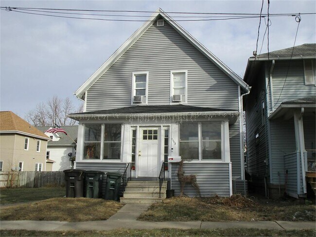 property at 1113 Wellington St