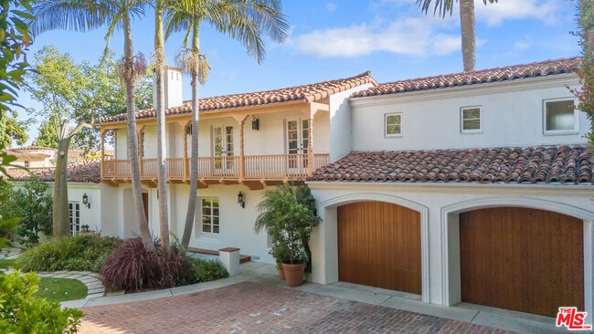 221 S Beverly Glen Blvd in Los Angeles, CA - Building Photo - Building Photo