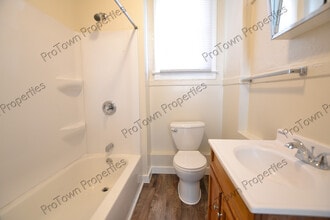 835 N Broadway St, Unit 1 in Joliet, IL - Building Photo - Building Photo