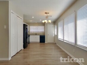 22042 Soft Pines Ct in Porter, TX - Foto de edificio - Building Photo