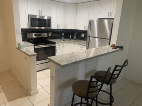 5200 NE 24th Terrace in Fort Lauderdale, FL - Building Photo - Building Photo