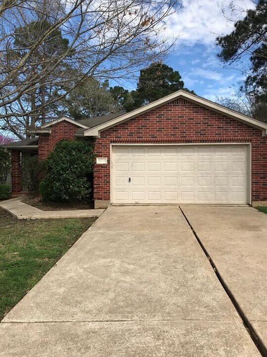 10718 Windswept in Montgomery, TX - Building Photo