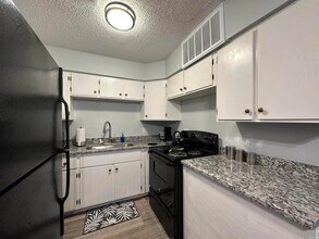 3800 Pine St in Texarkana, TX - Building Photo - Building Photo