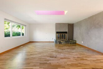 7335 SE 48th Av in Portland, OR - Building Photo - Building Photo