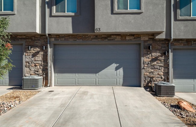 350 W Old Hwy 91 in Ivins, UT - Foto de edificio - Building Photo