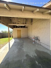143 N Castle Rock St in Woodlake, CA - Building Photo - Building Photo
