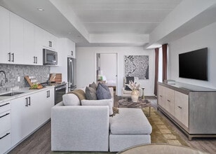 200 Spring Garden St in Philadelphia, PA - Foto de edificio - Building Photo