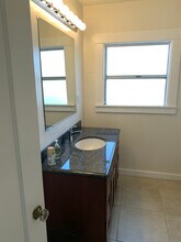 515 Davis St in San Leandro, CA - Building Photo - Building Photo