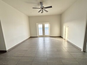 502 Shiloh Dr in Laredo, TX - Building Photo - Building Photo