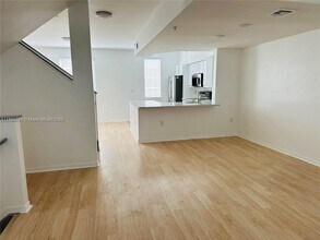 2801 NE 185th St in Miami, FL - Building Photo - Building Photo