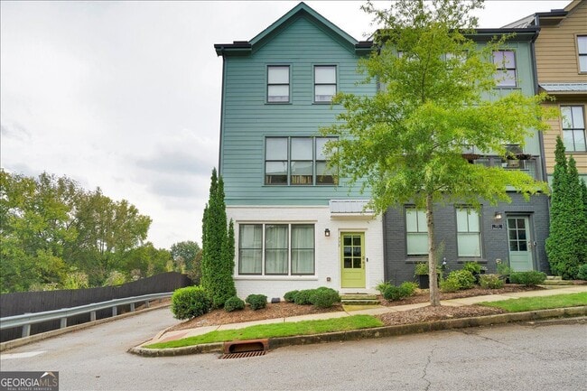 property at 775 Hamilton Cir SE