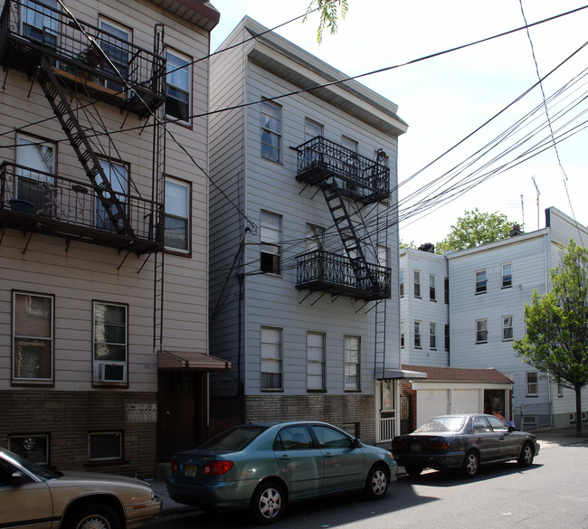 363 E Kinney St in Newark, NJ - Building Photo - Building Photo