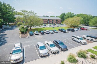 803 College Ln-Unit -D in Salisbury, MD - Building Photo - Building Photo