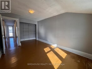 19 Cambridge St S in Kawartha Lakes, ON - Building Photo - Building Photo