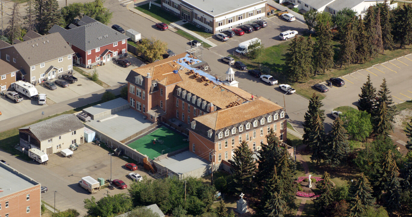 Notre Dame Apartments in Morinville, AB - Building Photo