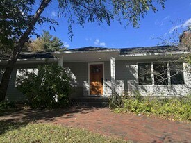 16 Richards Dr in Brunswick, ME - Building Photo