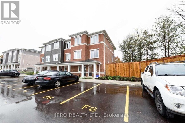 24-24 Morrison Road in Kitchener, ON - Building Photo - Building Photo