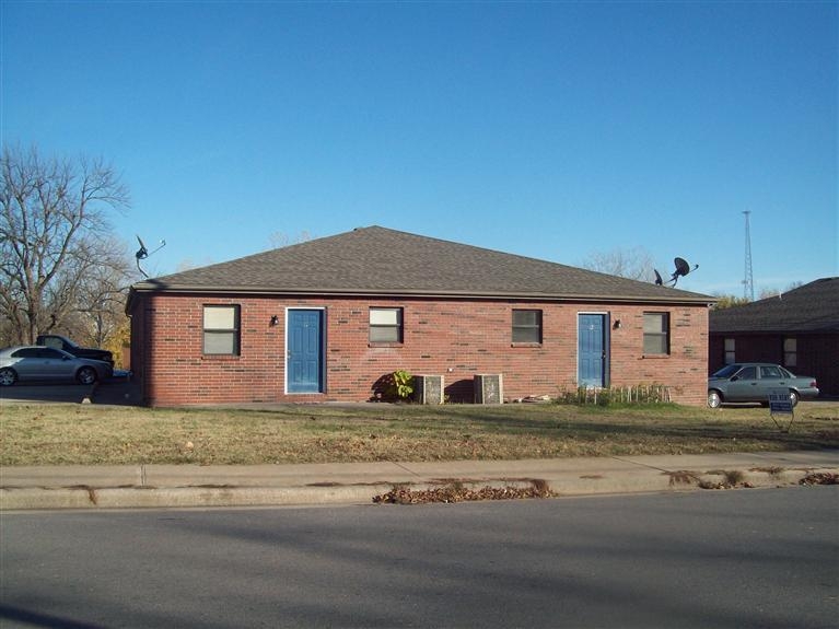 808 S Pike Ave in Bolivar, MO - Building Photo