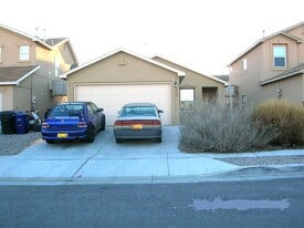 8612 Casa Vistosa Ct NW in Albuquerque, NM - Building Photo