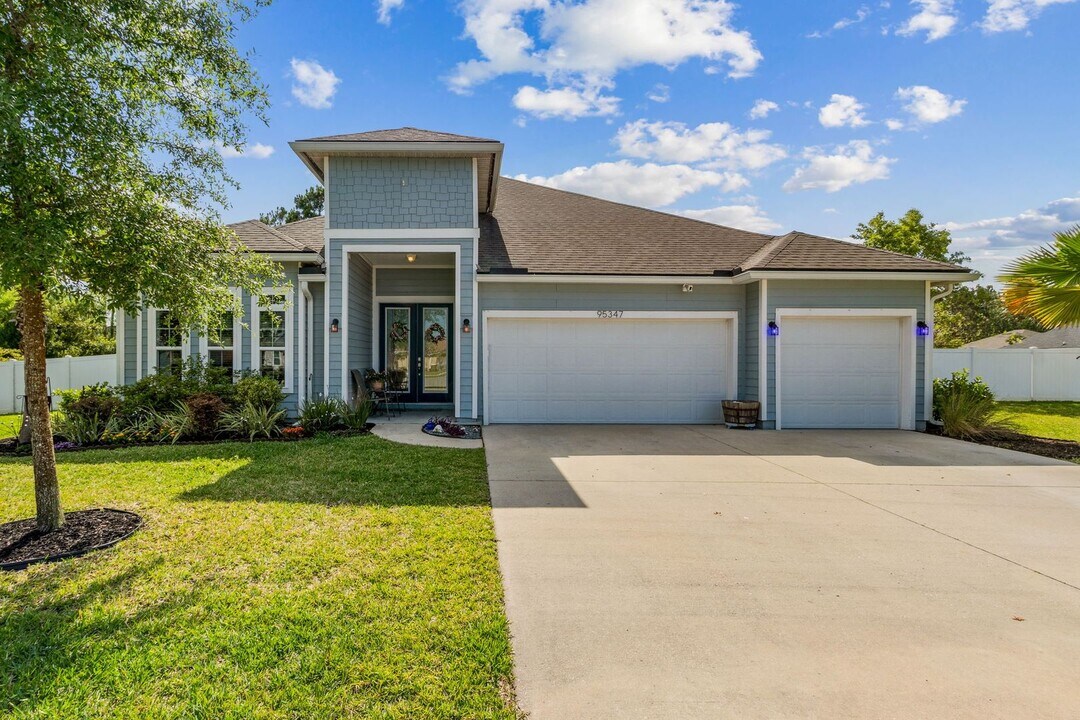 95347 Snapdragon Dr in Fernandina Beach, FL - Building Photo