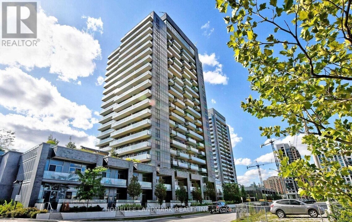 105 Oneida Crescent in Richmond Hill, ON - Building Photo