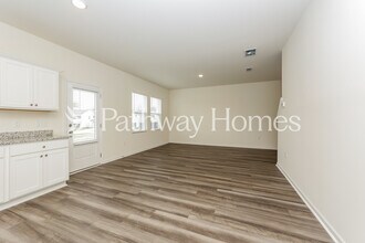 1071 Large Poppy Dr in La Vergne, TN - Building Photo - Building Photo