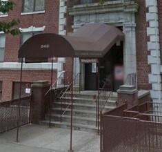 Seventy Four South Munn Avenue in East Orange, NJ - Building Photo - Building Photo